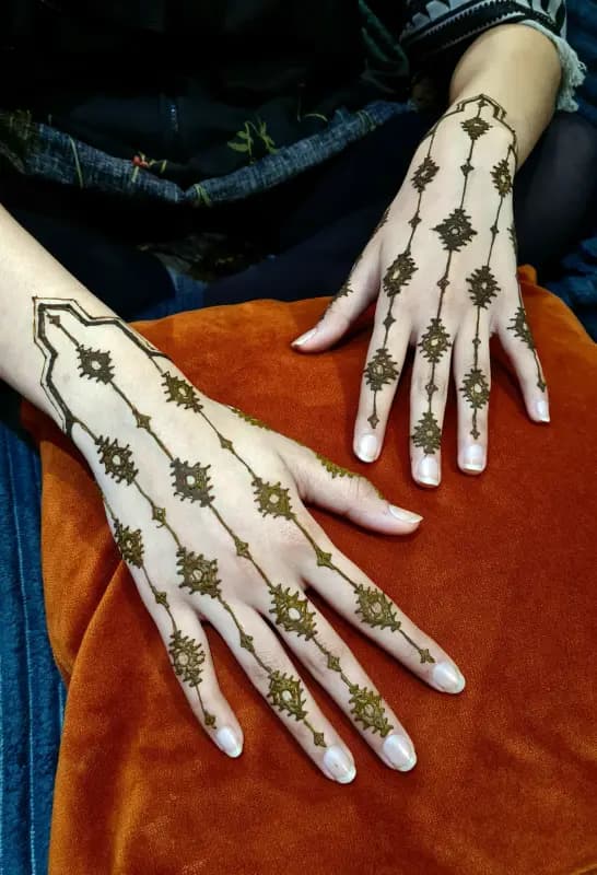 Party henna photo: Party 17